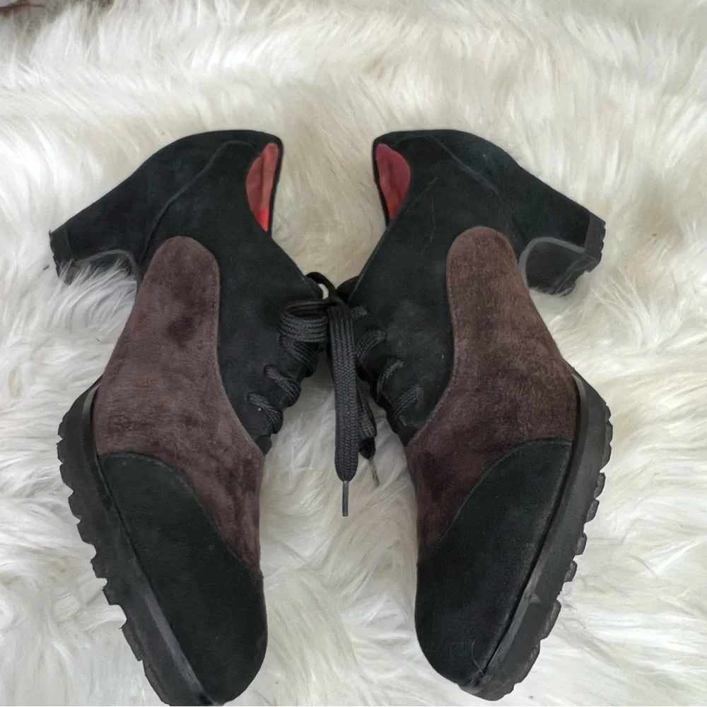 PAS DE ROUGE Black and Brown Suede Spectator Lace-Up Oxfords, 38.5